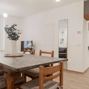 brilla-marvelous-apartment-in-the-center-bergamo.it-lombardy.com/