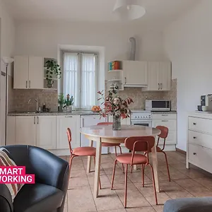 https://easy-welcome-pescallo-mandarin.it-lombardy.com